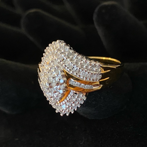 1/2 ctw DIAMOND CLUSTER RING - Picture 3 of 5